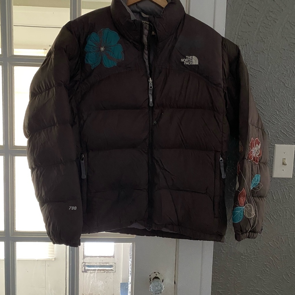 Women XL Northface Coat . Color brown, multi used coat